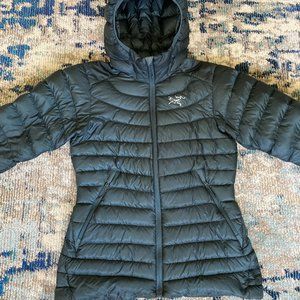 EUC Women's Arcterxy Cerium LT hoody, XS, dark green